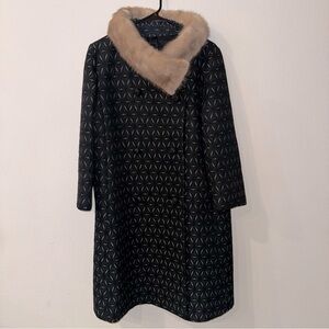 Stunning Vintage 1960’s Coat Women’s Union Black Fur Collar